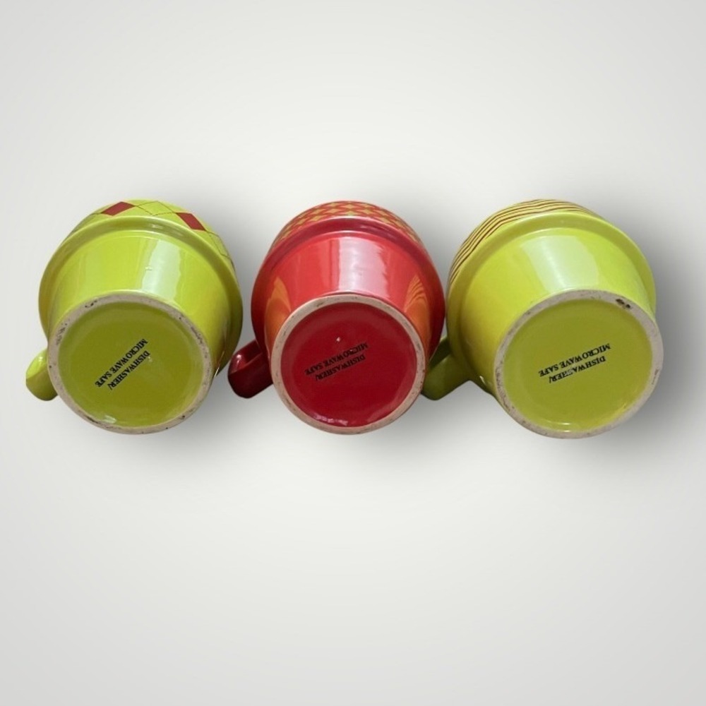 Living Solutions 3 Vintage Nesting Ceramic Mugs Red Green Argyle Coffee Cups MCM - Picture 7 of 7